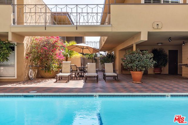 970 Palm Avenue 215, West Hollywood, CA 90069