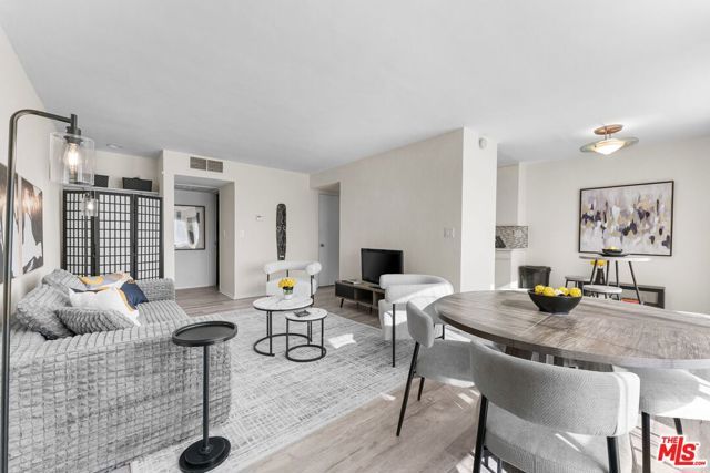 970 Palm Avenue 215, West Hollywood, CA 90069