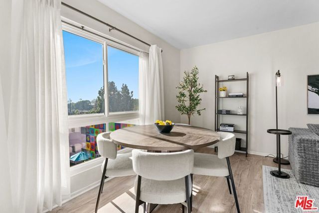 970 Palm Avenue 215, West Hollywood, CA 90069