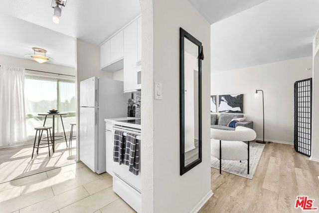 970 Palm Avenue 215, West Hollywood, CA 90069