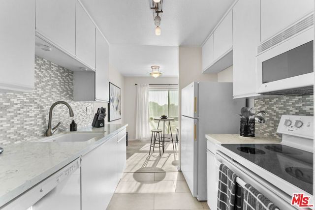 970 Palm Avenue 215, West Hollywood, CA 90069