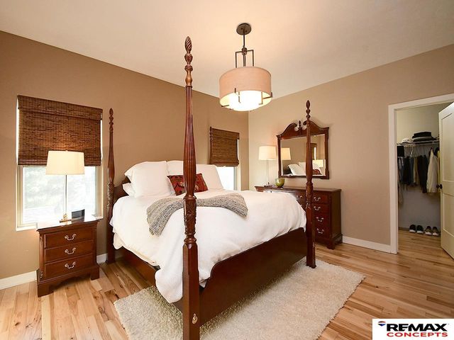 150 S 92nd Street, Lincoln, NE 68520