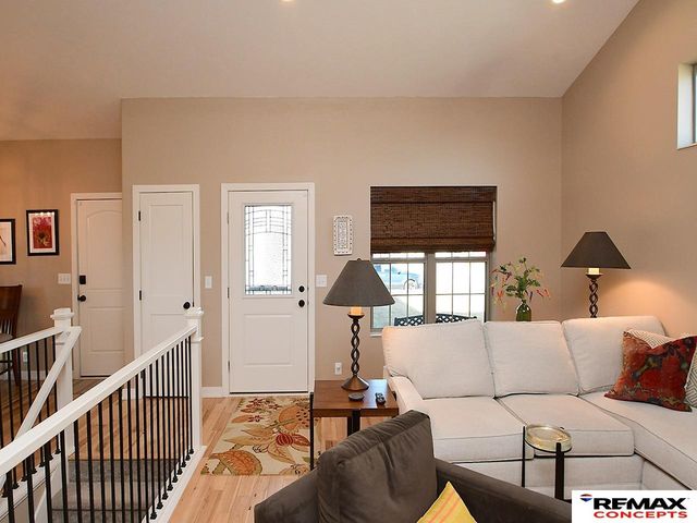 150 S 92nd Street, Lincoln, NE 68520