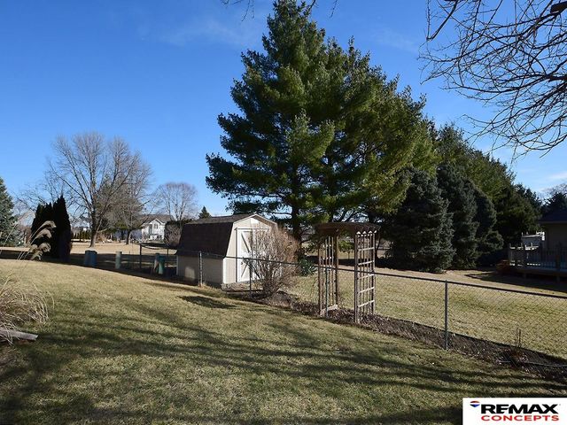 150 S 92nd Street, Lincoln, NE 68520