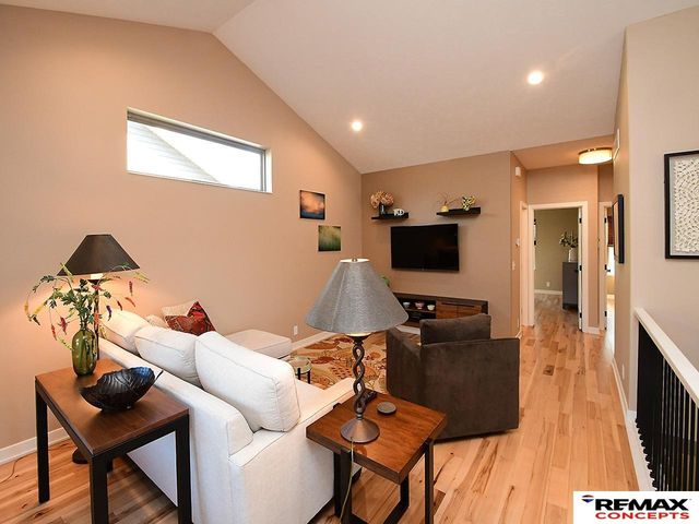 150 S 92nd Street, Lincoln, NE 68520