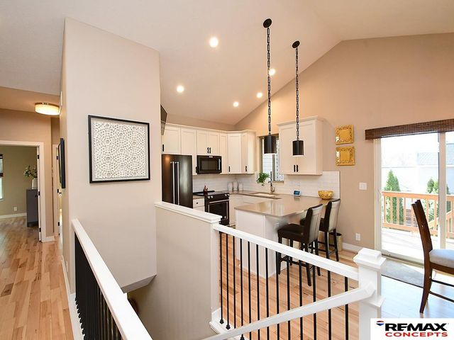 150 S 92nd Street, Lincoln, NE 68520