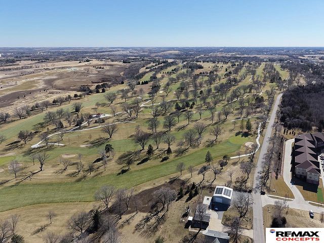 150 S 92nd Street, Lincoln, NE 68520