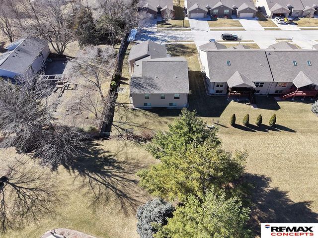 150 S 92nd Street, Lincoln, NE 68520