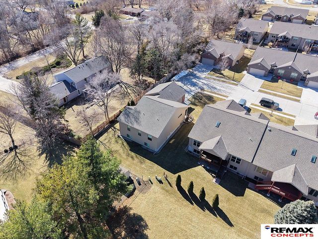 150 S 92nd Street, Lincoln, NE 68520