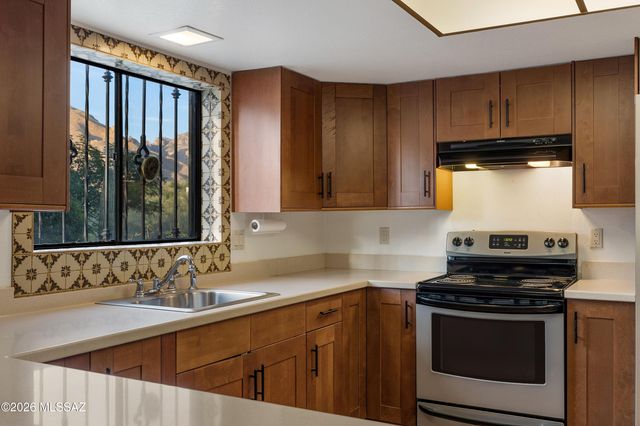 7526 N Desert Tree Drive, Tucson, AZ 85704
