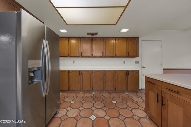 7526 N Desert Tree Drive, Tucson, AZ 85704