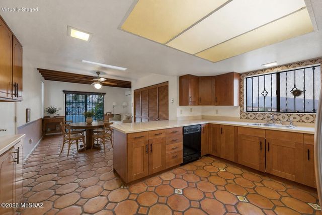 7526 N Desert Tree Drive, Tucson, AZ 85704