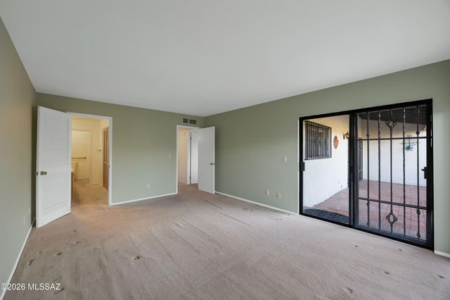 7526 N Desert Tree Drive, Tucson, AZ 85704