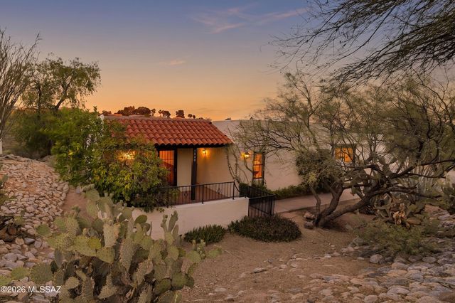 7526 N Desert Tree Drive, Tucson, AZ 85704