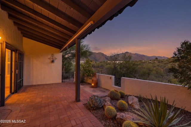7526 N Desert Tree Drive, Tucson, AZ 85704