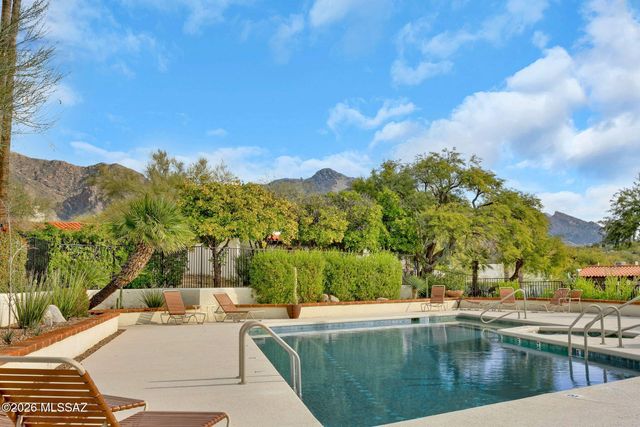 7526 N Desert Tree Drive, Tucson, AZ 85704