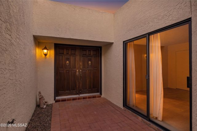 7526 N Desert Tree Drive, Tucson, AZ 85704