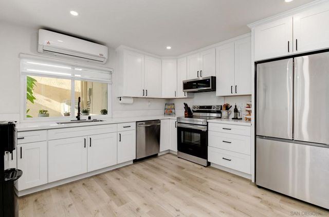 10744 Caminito Bravura, San Diego, CA 92108