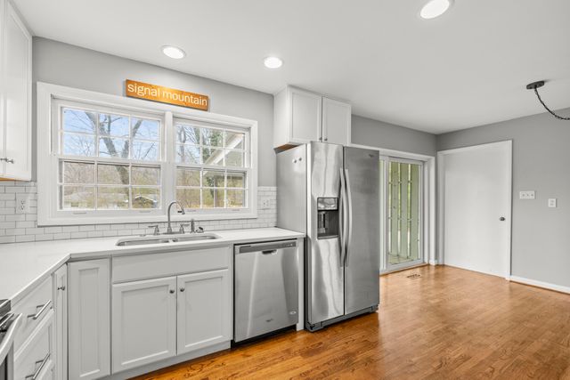 702 Albert Road, Signal Mountain, TN 37377