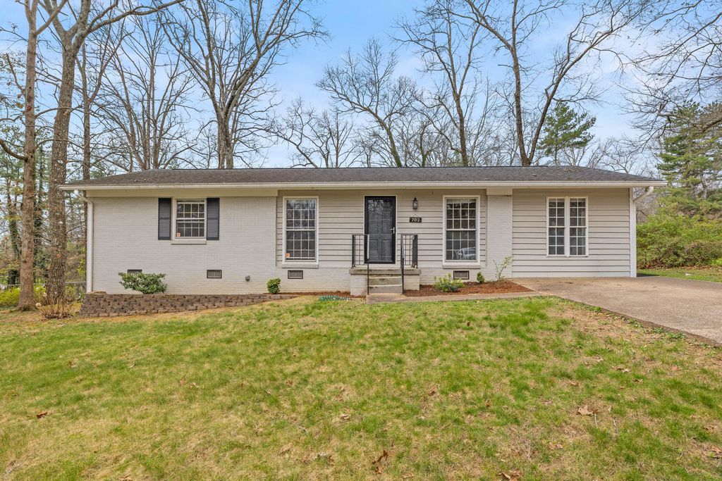 702 Albert Road, Signal Mountain, TN 37377