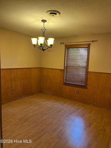 502 S Pine Cone Lane, Jacksonville, NC 28546