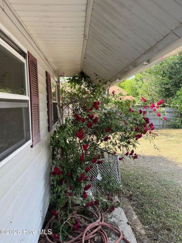 502 S Pine Cone Lane, Jacksonville, NC 28546