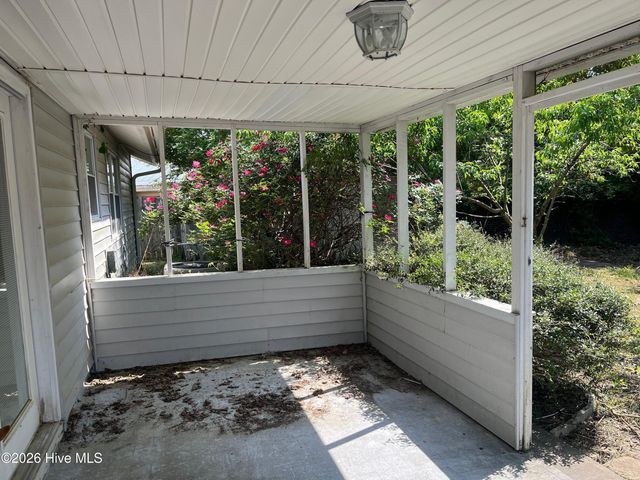 502 S Pine Cone Lane, Jacksonville, NC 28546