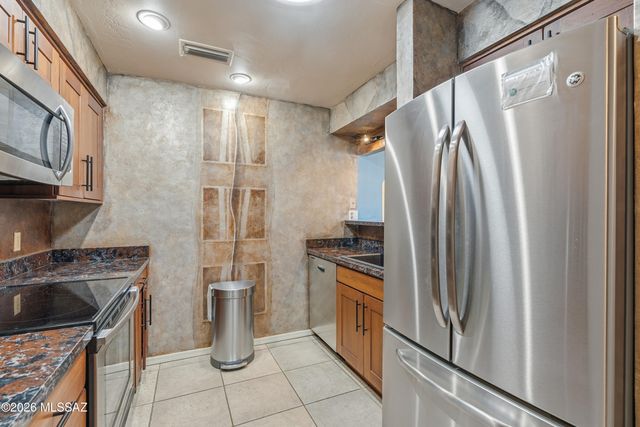 1122 N Abrego Drive, Green Valley, AZ 85614