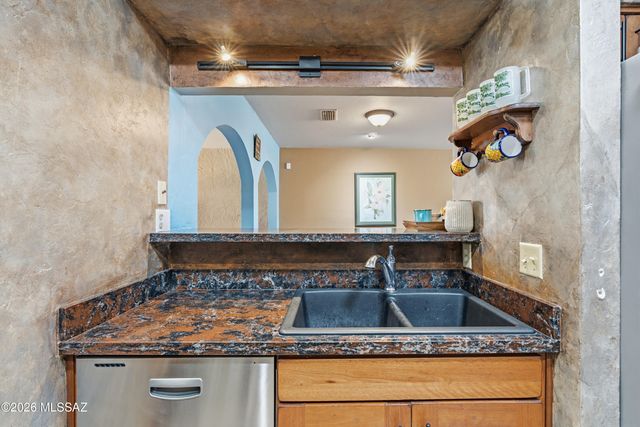 1122 N Abrego Drive, Green Valley, AZ 85614