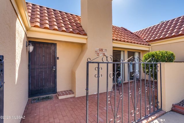 1122 N Abrego Drive, Green Valley, AZ 85614