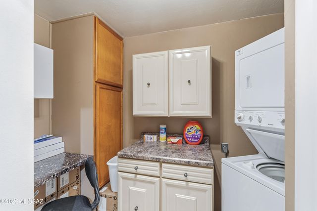 1122 N Abrego Drive, Green Valley, AZ 85614