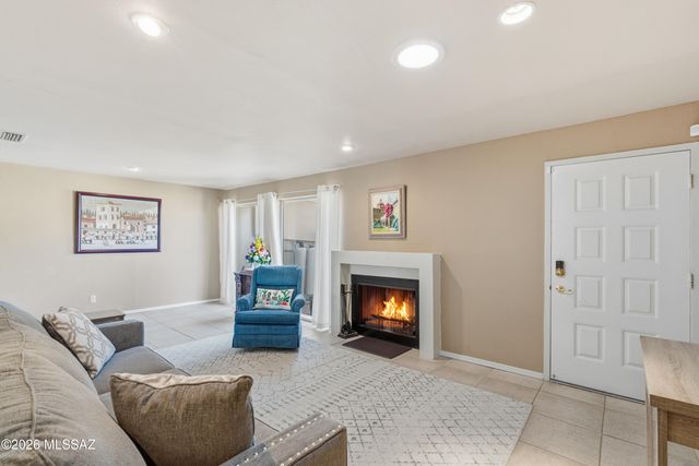 1122 N Abrego Drive, Green Valley, AZ 85614