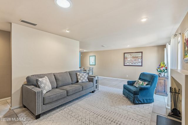 1122 N Abrego Drive, Green Valley, AZ 85614