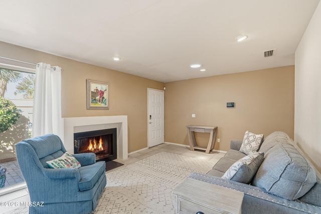 1122 N Abrego Drive, Green Valley, AZ 85614