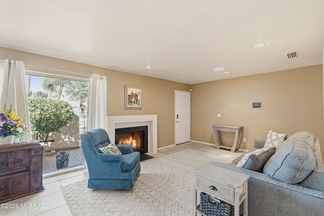 1122 N Abrego Drive, Green Valley, AZ 85614