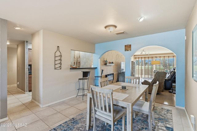 1122 N Abrego Drive, Green Valley, AZ 85614