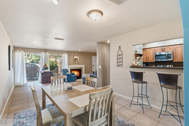 1122 N Abrego Drive, Green Valley, AZ 85614