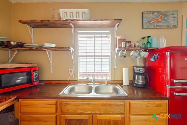 607 Tap Road, Port Lavaca, TX 77979