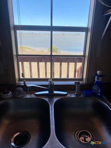 607 Tap Road, Port Lavaca, TX 77979