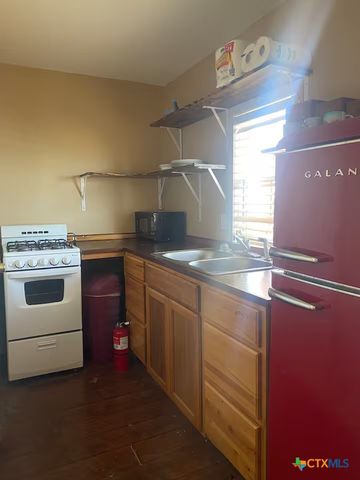 607 Tap Road, Port Lavaca, TX 77979
