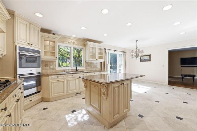 11 Woodside Drive, Rumson, NJ 07760