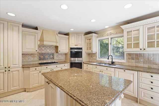 11 Woodside Drive, Rumson, NJ 07760