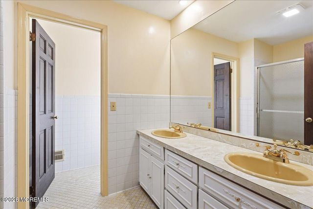 11 Woodside Drive, Rumson, NJ 07760