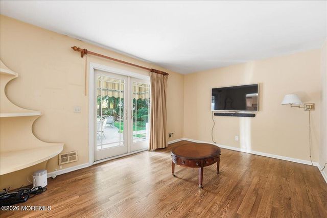11 Woodside Drive, Rumson, NJ 07760
