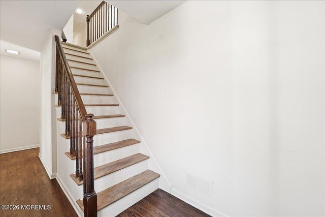 11 Woodside Drive, Rumson, NJ 07760