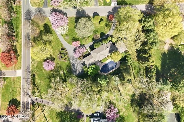 11 Woodside Drive, Rumson, NJ 07760