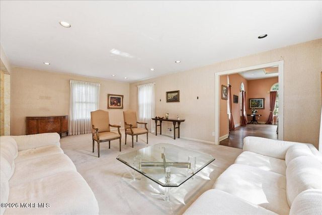 11 Woodside Drive, Rumson, NJ 07760