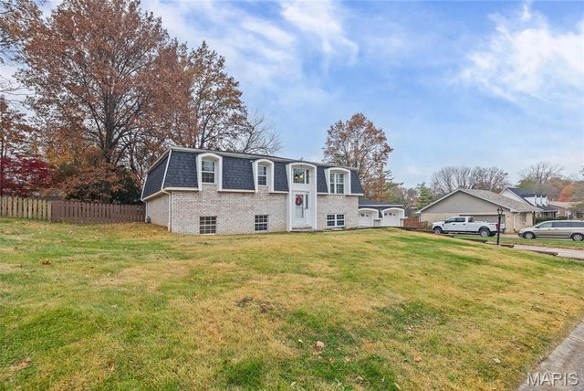 232 Sherwood Drive, Glen Carbon, IL 62034