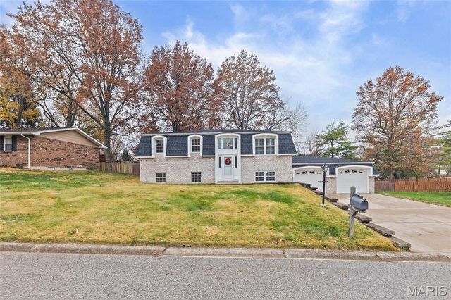 232 Sherwood Drive, Glen Carbon, IL 62034