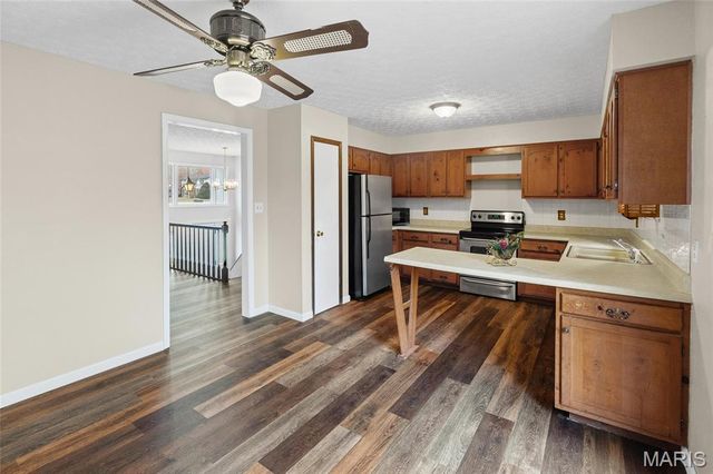 232 Sherwood Drive, Glen Carbon, IL 62034